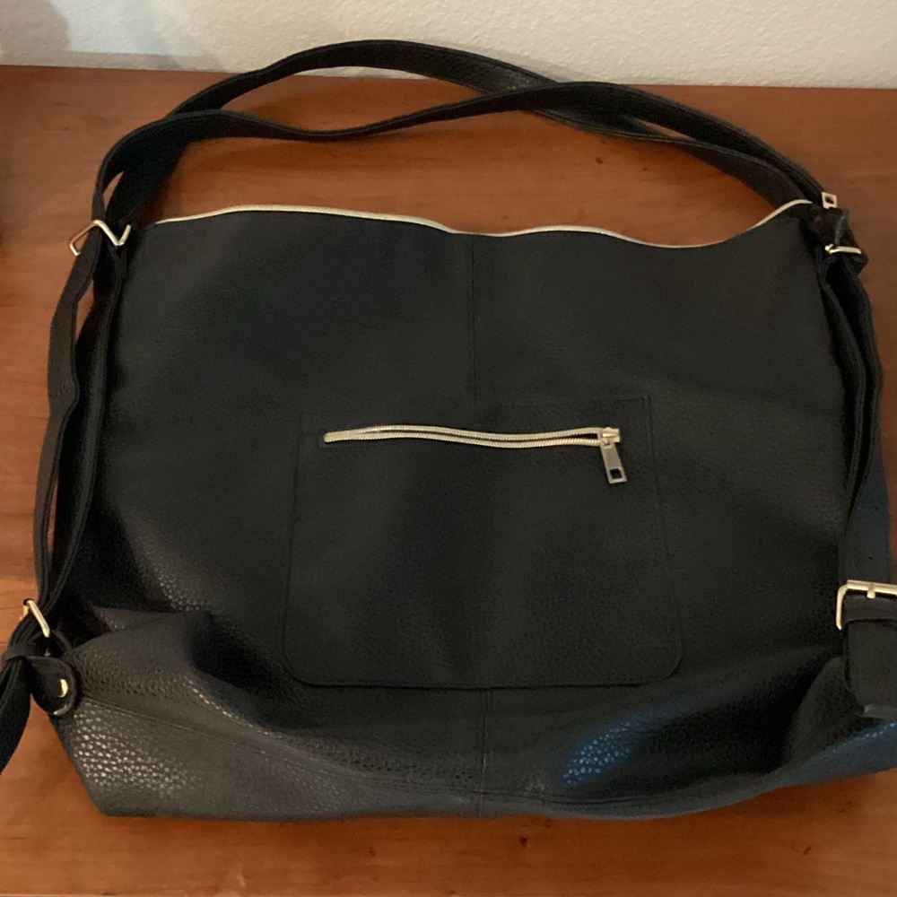 Chic Black Leather Shoulder Bag